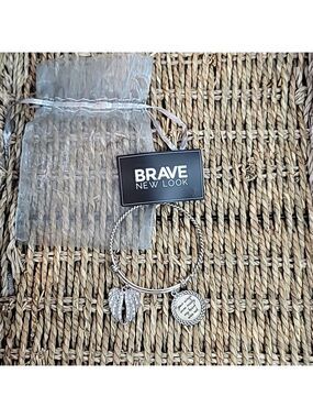 Brave new look wings where ready heart was not bracelet nwt